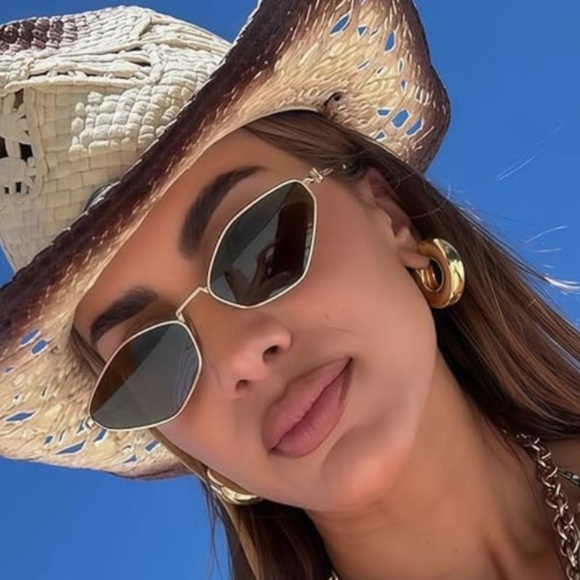 Designer style oval Black and Gold Sunglasses - Picture 2 of 5